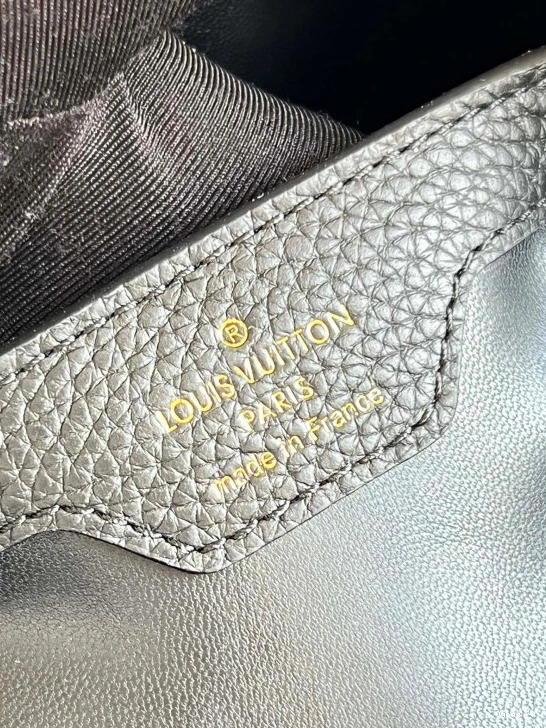 LOUIS VUITTON CAPUCINES BB 0727